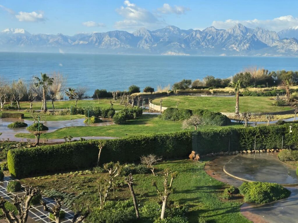 Seafront gardens sea view